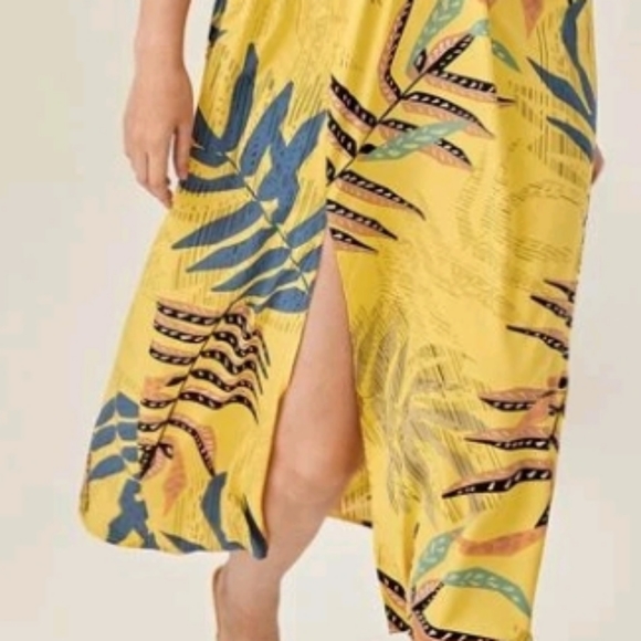 Halter Dress - Picture 4 of 13